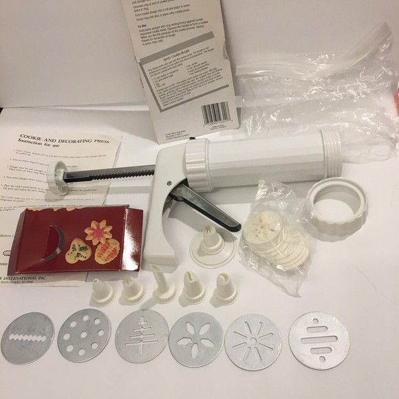 Wilton Kitchen Wilton Bitesize Cookie Shooter Press And Decorator